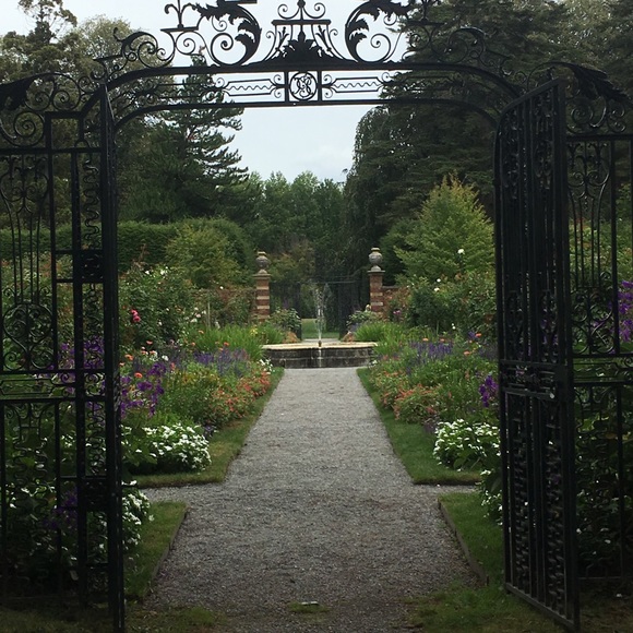 Meet your Posher, Cathleen - Picture 2 of 2